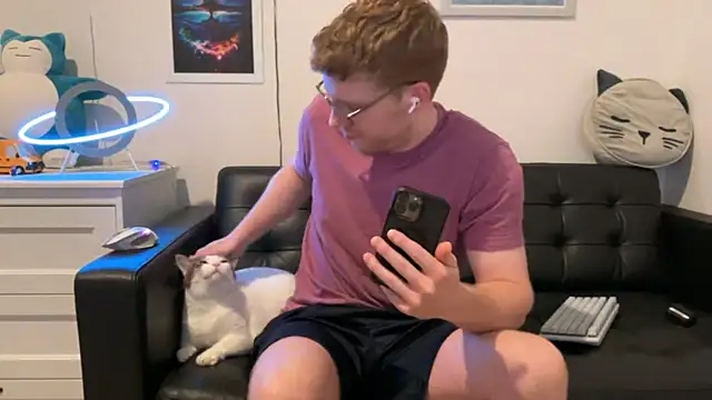 BlueEyedTallGuy94 online show from December 19, 2024, 8:55 pm