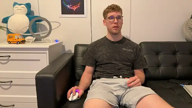 BlueEyedTallGuy94 online show from December 24, 2024, 3:05 am