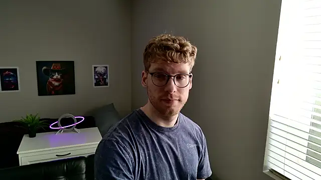 Snapshot of BlueEyedTallGuy94 chatting on February 11, 2026, 9:09 pm BlueEyedTallGuy94 online show from February 11, 2026, 9:09 pm