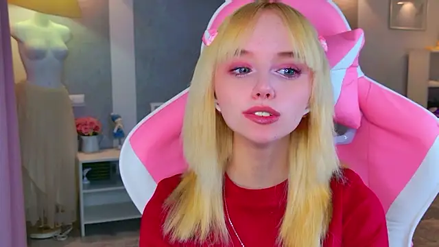 Snapshot of b4by_LoL1 chatting on February 12, 2026, 12:33 pm b4by LoL1 online show from February 12, 2026, 12:33 pm