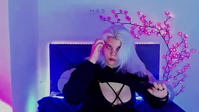 JoannLowe online show from March 16, 2026, 8:13 pm