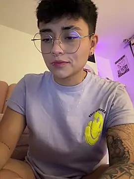 Snapshot of Ashley_Chriss chatting on February 15, 2025, 1:21 am Ashley Chriss online show from February 15, 2025, 1:21 am