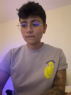 Snapshot of Ashley_Chriss chatting on February 22, 2025, 12:05 am Ashley Chriss online show from February 22, 2025, 12:05 am