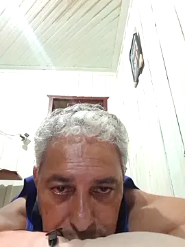 Snapshot of gordonunes chatting on February 13, 2026, 10:28 pm gordonunes online show from February 13, 2026, 10:28 pm