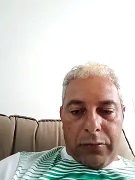 Snapshot of gordonunes chatting on June 16, 2026, 11:35 am gordonunes online show from June 16, 2026, 11:35 am