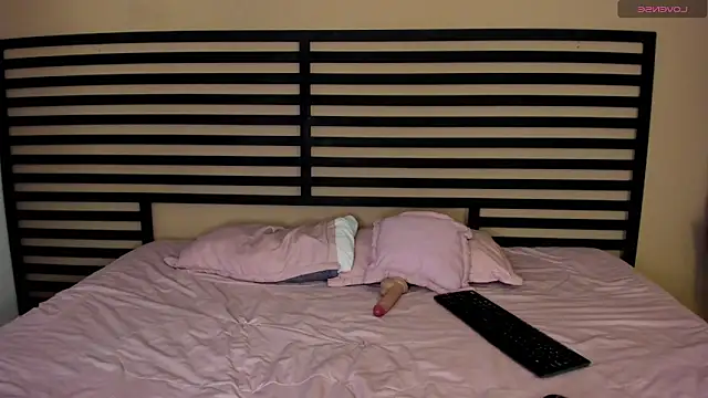 Snapshot of Catyloves chatting on November 6, 2025, 9:48 pm Catyloves online show from November 6, 2025, 9:48 pm