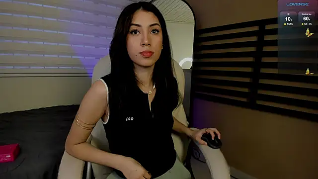 Snapshot of Catyloves chatting on November 15, 2025, 9:21 pm Catyloves online show from November 15, 2025, 9:21 pm