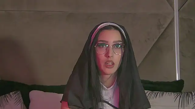 AishaHummer online show from October 31, 2025, 8:54 pm