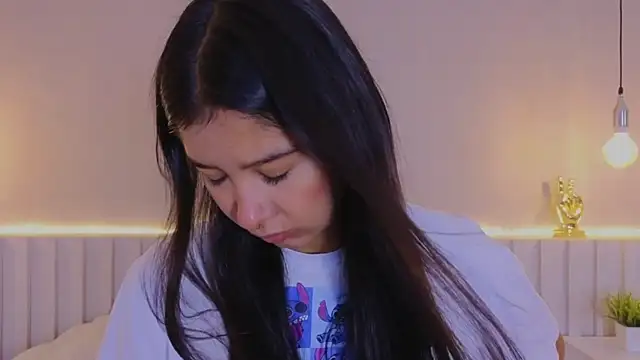 Aida moreno online show from November 6, 2025, 11:44 am