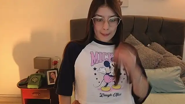 Emma Lombardi online show from November 16, 2025, 1:28 pm