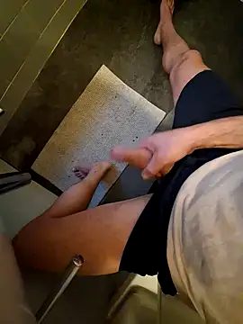 Snapshot of fabs89 chatting on November 16, 2025, 6:52 am fabs89 online show from November 16, 2025, 6:52 am