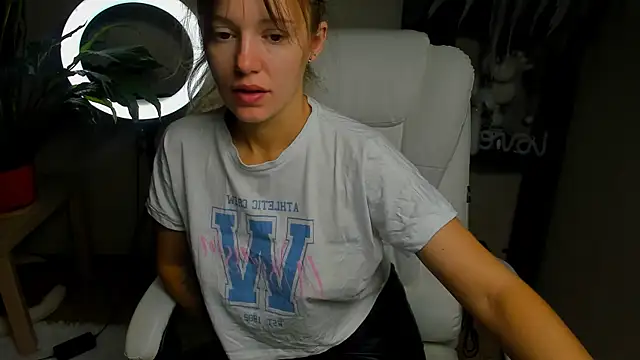 foxy blond online show from October 25, 2025, 12:18 am