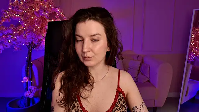 JackieByrd online show from October 12, 2025, 1:21 pm