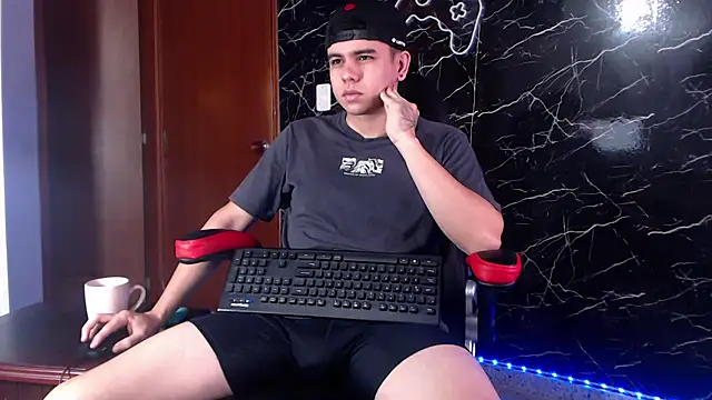 maty hardx online show from February 8, 2025, 12:17 pm