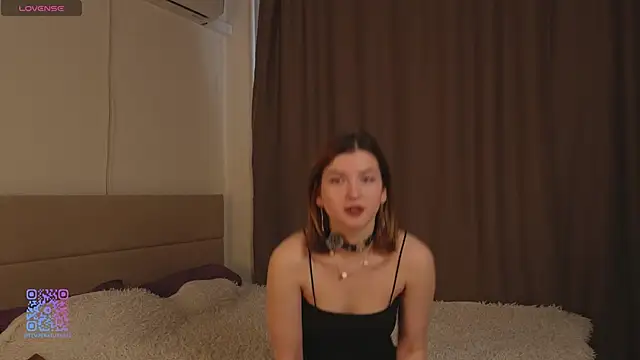 Snapshot of sarahUwU chatting on March 9, 2026, 8:29 am sarahUwU online show from March 9, 2026, 8:29 am