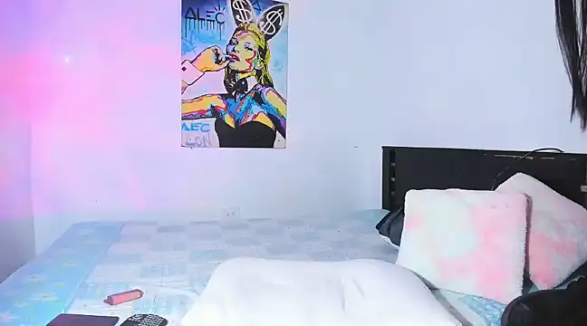 Snapshot of xhellend07x chatting on December 4, 2024, 7:45 pm xhellend07x online show from December 4, 2024, 7:45 pm