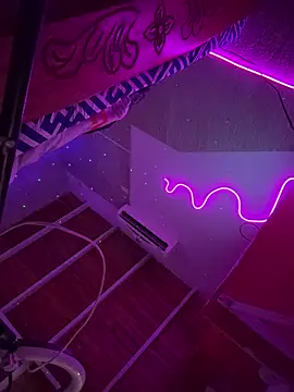 Mauuu18 online show from November 27, 2025, 1:40 am