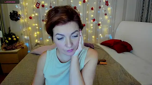 Snapshot of Katherine_Fox chatting on December 18, 2024, 10:19 am Katherine Fox online show from December 18, 2024, 10:19 am