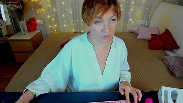 Snapshot of Katherine_Fox chatting on January 11, 2025, 11:12 am Katherine Fox online show from January 11, 2025, 11:12 am