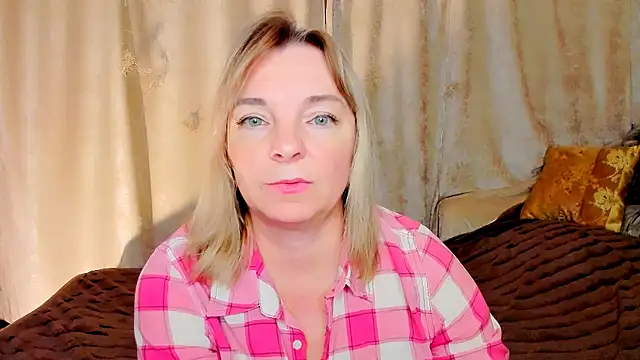 Regina  blue online show from October 27, 2025, 3:16 pm