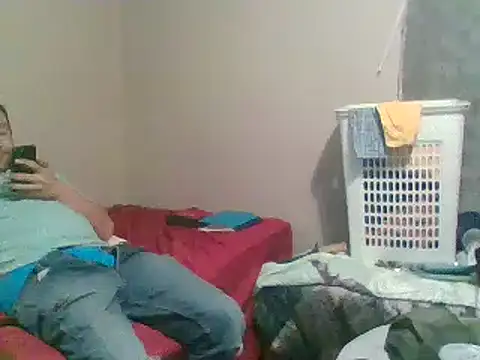 Snapshot of SmokingSloth chatting on November 23, 2025, 6:19 pm SmokingSloth online show from November 23, 2025, 6:19 pm