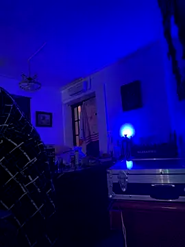 PutaNieves1983 online show from November 30, 2025, 1:37 pm