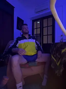 PutaNieves1983 online show from December 17, 2025, 5:24 am