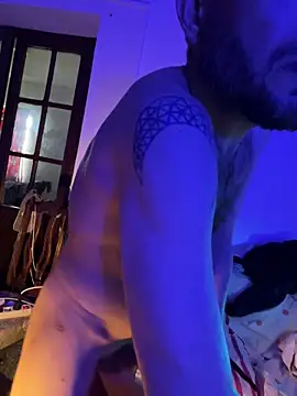 PutaNieves1983 online show from February 4, 2026, 11:05 am