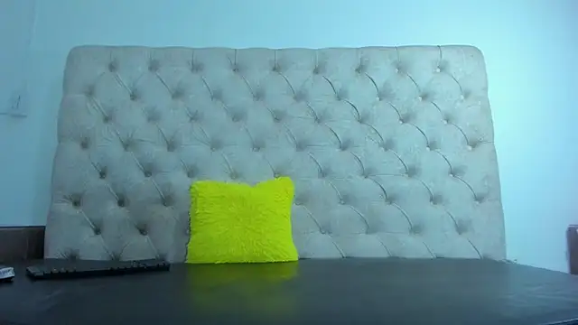 FernandaClar online show from March 5, 2025, 10:32 pm