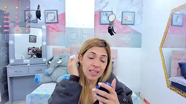 Snapshot of EvaaLovia1 chatting on January 27, 2025, 1:41 pm EvaaLovia1 online show from January 27, 2025, 1:41 pm