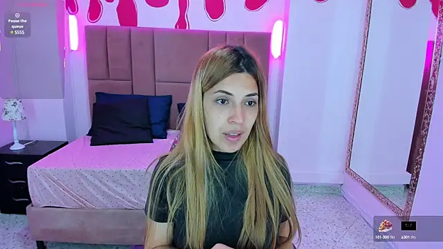 Snapshot of EvaaLovia1 chatting on February 13, 2025, 1:15 pm EvaaLovia1 online show from February 13, 2025, 1:15 pm