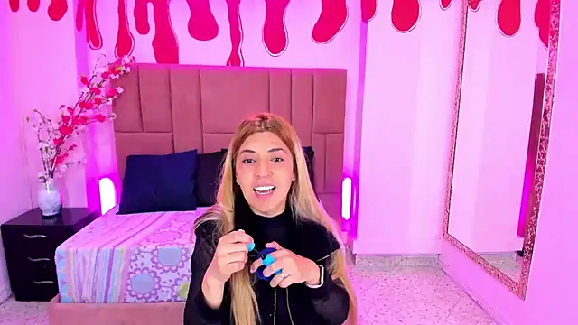 Snapshot of EvaaLovia1 chatting on March 4, 2025, 1:17 pm EvaaLovia1 online show from March 4, 2025, 1:17 pm