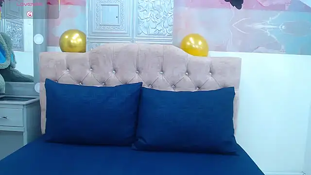 Snapshot of EvaaLovia1 chatting on March 18, 2025, 1:31 pm EvaaLovia1 online show from March 18, 2025, 1:31 pm