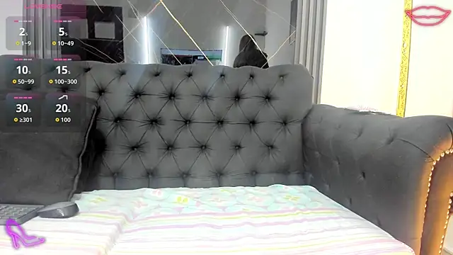 Snapshot of EvaaLovia1 chatting on September 18, 2025, 1:35 pm EvaaLovia1 online show from September 18, 2025, 1:35 pm