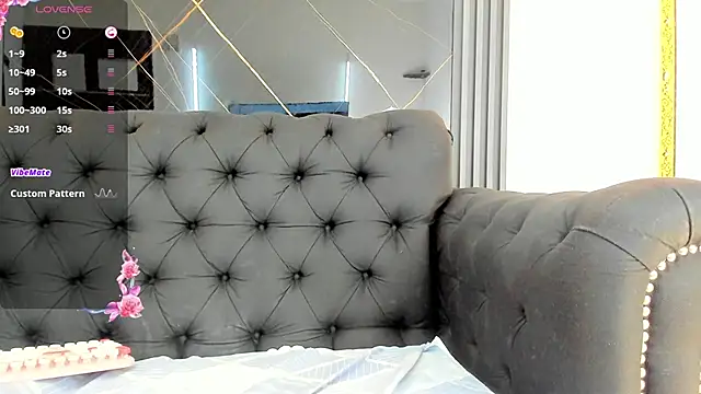 Snapshot of EvaaLovia1 chatting on September 27, 2025, 2:11 pm EvaaLovia1 online show from September 27, 2025, 2:11 pm