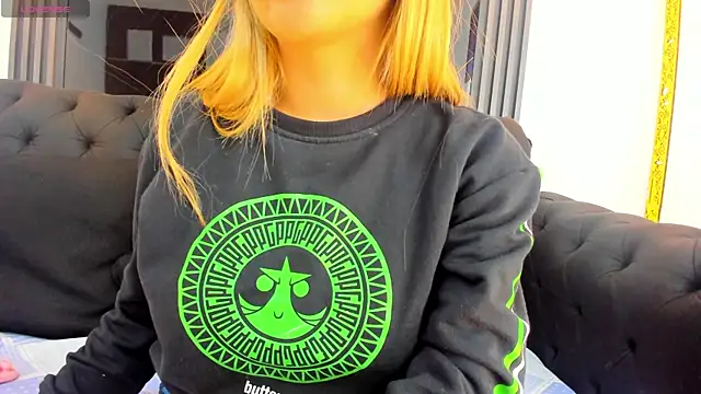 Snapshot of EvaaLovia1 chatting on October 2, 2025, 1:29 pm EvaaLovia1 online show from October 2, 2025, 1:29 pm