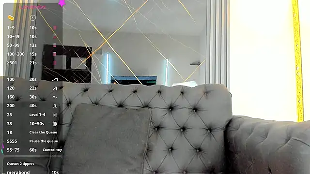 Snapshot of EvaaLovia1 chatting on October 15, 2025, 1:11 pm EvaaLovia1 online show from October 15, 2025, 1:11 pm