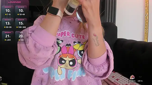 Snapshot of EvaaLovia1 chatting on October 30, 2025, 1:23 pm EvaaLovia1 online show from October 30, 2025, 1:23 pm