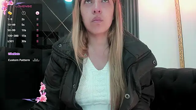 Snapshot of EvaaLovia1 chatting on November 3, 2025, 2:18 pm EvaaLovia1 online show from November 3, 2025, 2:18 pm