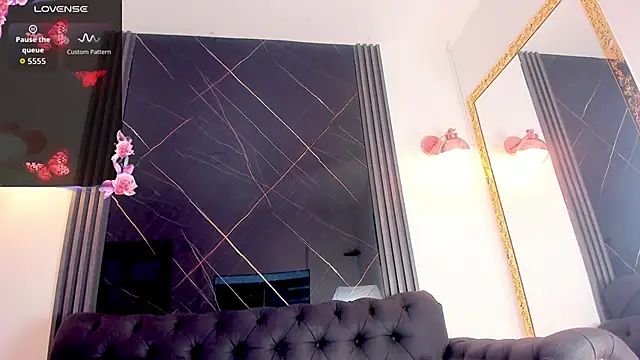 Snapshot of EvaaLovia1 chatting on November 17, 2025, 2:01 pm EvaaLovia1 online show from November 17, 2025, 2:01 pm