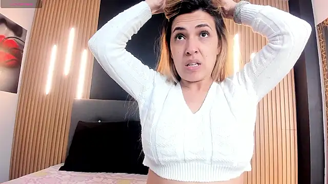 EvaaLovia1 online show from March 5, 2026, 1:18 pm