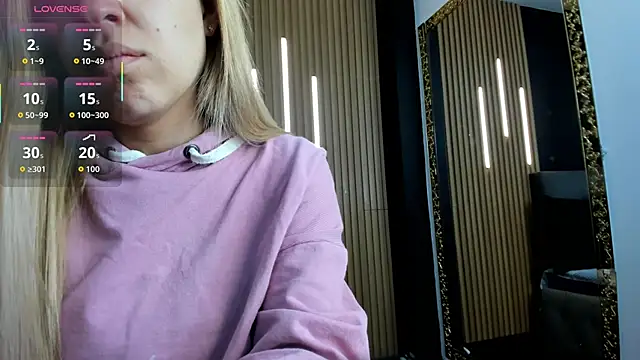 EvaaLovia1 online show from April 16, 2026, 1:23 pm