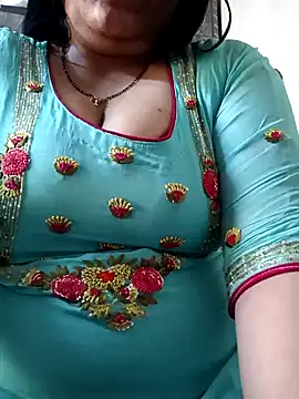 Snapshot of sneha_rose chatting on January 13, 2025, 6:05 pm sneha rose online show from January 13, 2025, 6:05 pm