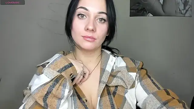 Emelyblum online show from December 5, 2024, 2:53 am