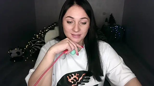 Emelyblum online show from January 26, 2025, 2:14 am