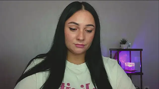 Emelyblum online show from September 9, 2025, 12:48 pm