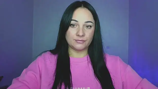 Emelyblum online show from September 19, 2025, 3:56 pm