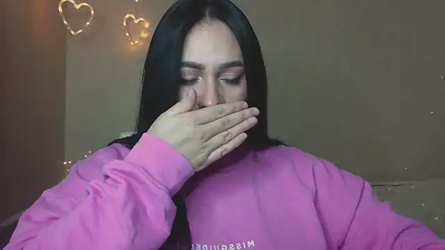 Emelyblum online show from October 24, 2025, 11:01 pm