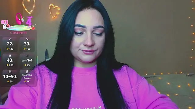 Emelyblum online show from November 12, 2025, 8:30 pm