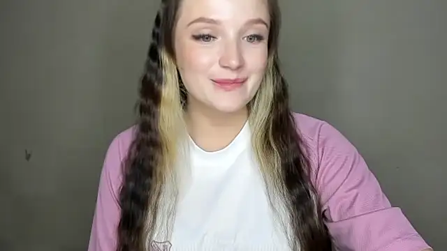 Snapshot of EvaaMillerr99 chatting on November 3, 2025, 7:59 pm EvaaMillerr99 online show from November 3, 2025, 7:59 pm